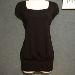 Sam & Max black loose fit square neck top medium